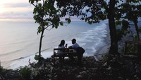 Tempat ini bisa jadi pilihan destinasi buat berburu sunset bareng kekasih di atas bukit (Pradito Rida Pertana/detikTravel)