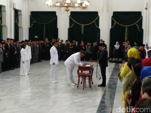 Lantik Bupati Kuningan dan Wali Kota Banjar, Ridwan Kamil Pesan 3 Hal