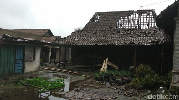 Angin Kencang Terjang Lereng Merapi Boyolali, Puluhan Rumah Rusak