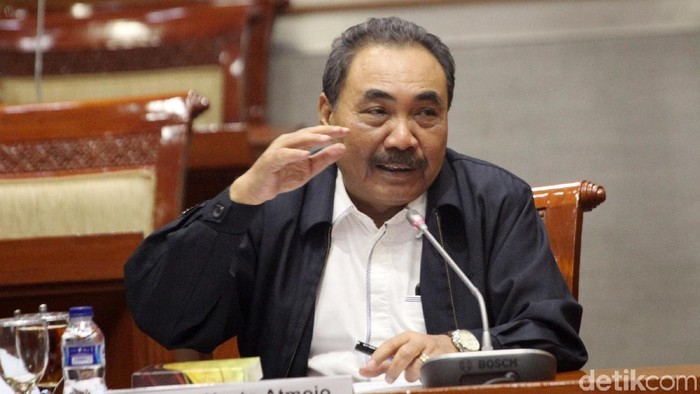 Komisi III DPR menggelar uji kepatutan dan kelayakan (fit and proper test) calon anggota LPSK. Salah satunya Hasto Atmojo Suroyo.