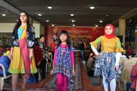 Hebat! Bocah 8 Tahun dari Indonesia Gelar Fashion Show di Lebanon