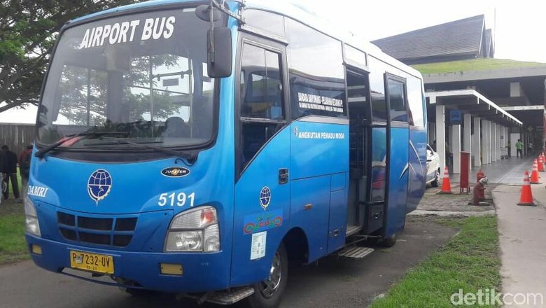 Bandara Banyuwangi Kini Dilengkapi Fasilitas Bus Damri Bandara Banyuwangi Kini Dilengkapi Fasilitas Bus Damri