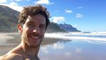 Foto: Oliver Baggerman, Model Ganteng Spanyol yang Suka Selfie di Pantai