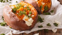 Kalau sedang diet tapi mau menambah tenaga, bisa makan ubi. Ubi kaya akan vitami A, C, hingga serat. Kandungan karbohidratnya juga lebih rendah, dan tentunya membuat tubuh lebih bertenaga. Foto: iStock
