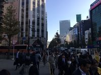 Suasana di Perjalanan Menuju Stasiun Shinjuku, Tokyo