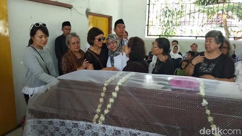 Pertemuan Terakhir Anak Pertama dengan Nh Dini Pertemuan Terakhir Anak Pertama dengan Nh Dini