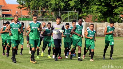 Persebaya Jalani Sesi Latihan Jelang Lawan PSIS Semarang