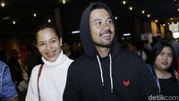 Chicco dan Putri tampak sangat mesra. Pool/Palevi S/detikFoto.