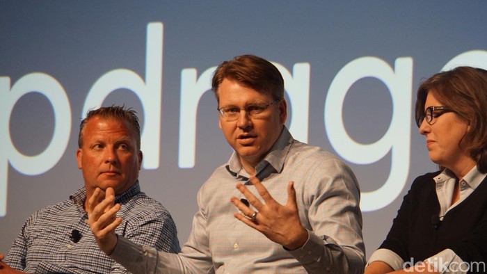 (Tengah) Senior Vice President Mobile Product Strategy and Marketing Samsung Electronics America Justin Denison. Foto: Agus Tri Haryanto/detikINET (Tengah) Senior Vice President Mobile Product Strategy and Marketing Samsung Electronics America Justin Denison. Foto: Agus Tri Haryanto/detikINET
