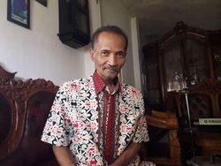 Deretan Surat Pengikut 'Nabi' Sensen Komara yang Bikin Geger Deretan Surat Pengikut 'Nabi' Sensen Komara yang Bikin Geger