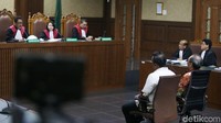 Mengadili, menyatakan terdakwa telah terbukti secara sah dan meyakinkan bersalah melakukan korupsi secara bersama-sama, ujar ketua majelis hakim Yanto saat membacakan amar putusan di Pengadilan Tindak Pidana Korupsi Jakarta, Rabu (5/12/2018).