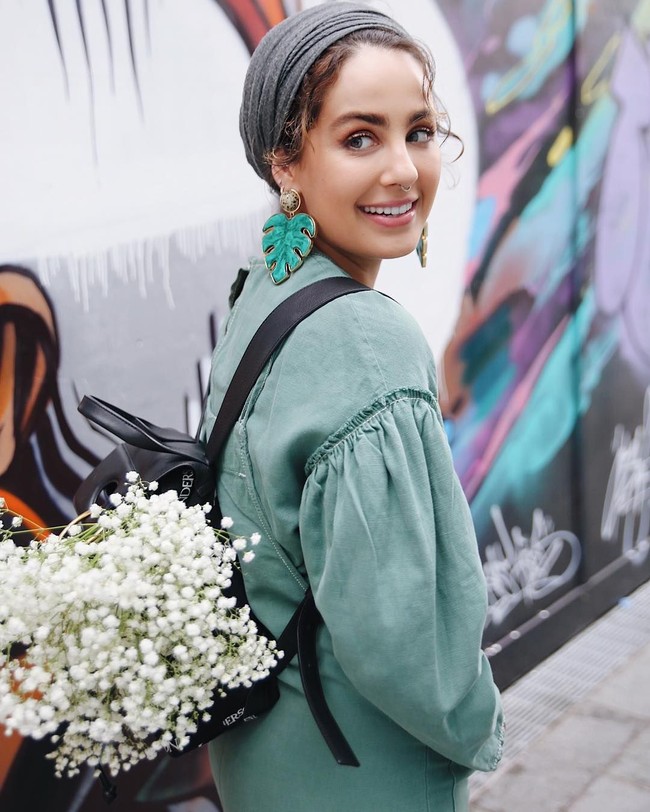 Followers mereka di media sosial pun tak banyak berkurang. Ascia Akf memiliki 2,1 juta followers, sedangkan Dina Tokio memiliki 1,3 juta followers di Instagram. Foto: Instagram/ascia