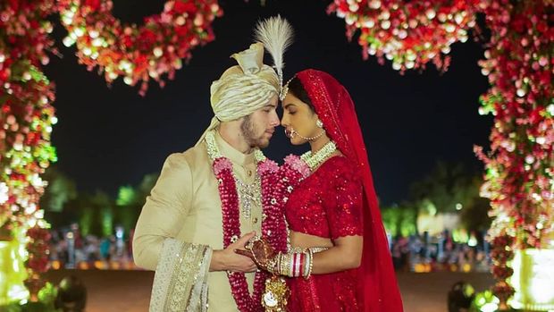 Pernikahan Nick Jonas dan Priyanka Chopra Penuh Air Mata