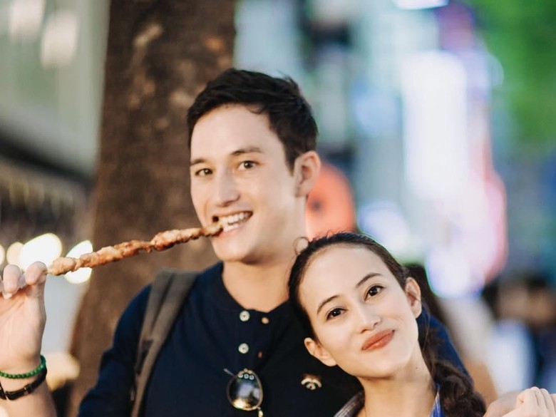 Foto: Mike Lewis dan Janisaa (instagram @janisaas) Foto: Mike Lewis dan Janisaa (instagram @janisaas)