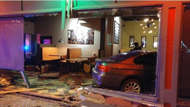 Dianggap Tak Beruntung, Restoran Ini Ditabrak 3 Mobil dalam Setahun