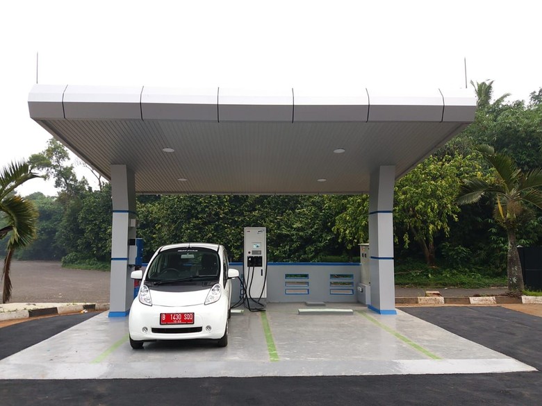 SPLU kendaraan listrik milik BPPT. Foto: Luthfi Anshori SPLU kendaraan listrik milik BPPT. Foto: Luthfi Anshori