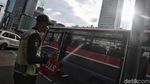 Potret Sedih Senja Kala Metromini di Jakarta