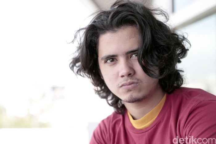 Aliando Syarief Aliando Syarief saat berkunjung ke kantor detikcom.