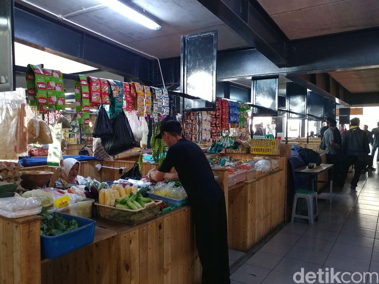 Tiga Tahun Diresmikan, Pasar Keren Sarijadi Masih Sepi Melompong Tiga Tahun Diresmikan, Pasar Keren Sarijadi Masih Sepi Melompong