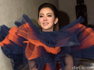 Sudah Tanggal 22 Februari, Syahrini dan Reino Barack Jadi Menikah?