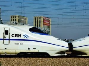 China Bikin Kereta Cepat Bawah Air