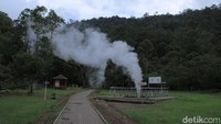 Kereta Api ini memiliki kedalaman 60 meter dan ada sejak tahun 1926. Kawah ini merupakan sumur panas bumi pertama yang dibor oleh Pemerintah Belanda. (Wisma Putra/detikTravel)