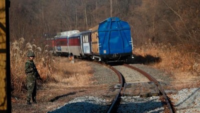 Foto: Perjalanan Kereta Bersejarah dari Korsel ke Korut