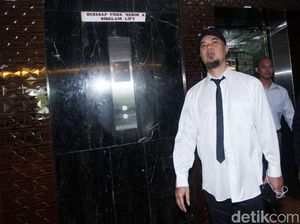 Bacakan Pleidoi, Ahmad Dhani Sebut Ada yang Politisasi Kasusnya
