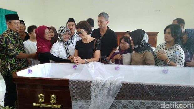 Ini Alasan Nh Dini Tinggal di Wisma Lansia