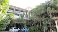 Hotel ini berdiri di sudut Jl Sriwijaya No 16, Legian, Bali. Hotel dari grup Melia ini tampil dengan kesan muda dan kekinian (Fitraya/detikTravel)