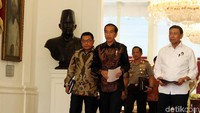 Presiden Jokowi memberikan keterangan pers di Istana Negara, Jakarta Pusat, Rabu (5/12/2018).