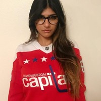 Mia sendiri diketahui bukan seorang muslim. Dia lahir dari keluarga Katolik. Berbagai hujatan pun diterimanya kala itu.  Foto: Instagram (@miakhalifa)