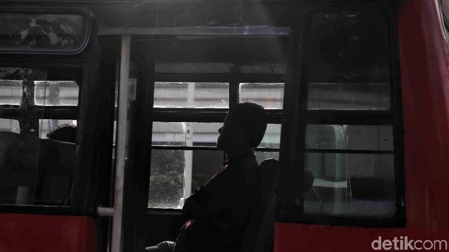 Unek-unek di Balik Viral Metromini Adang TransJakarta