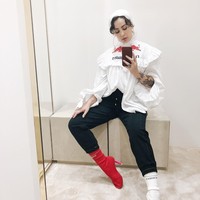 Aku merasa lelah dikomentari kenakan hijab atau tidak sama sekali, ungkap Ascia di video berjudul This Might Dissapoint You di akun Youtube-nya. Foto: Instagram/ascia