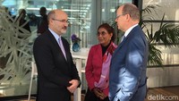 Tiga orang tersebut merupakan Co-Chair ICRI mewakili masing-masing negaranya, Pangeran Albert II mewakili Monaco, Susi Pudjiastuti dari Indonesia, dan Angus McKenzie dari Australia.