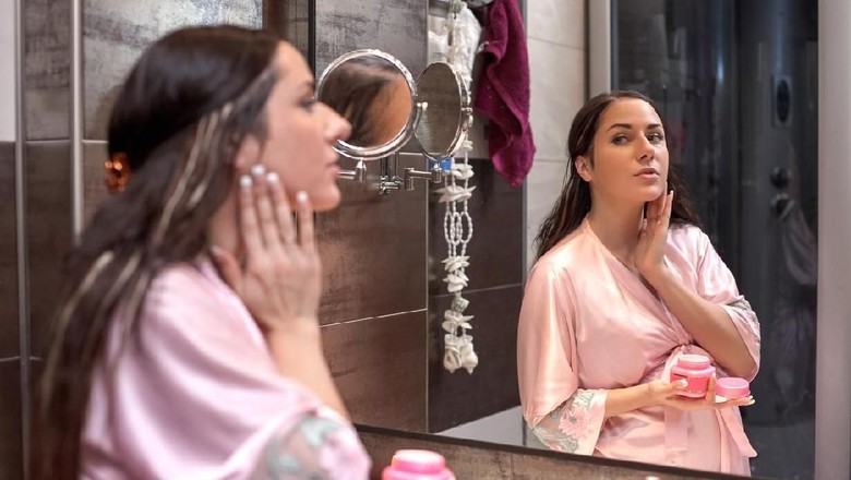 Cara racun kosmetik masuk ke janin/ Foto: iStock Cara racun kosmetik masuk ke janin/ Foto: iStock