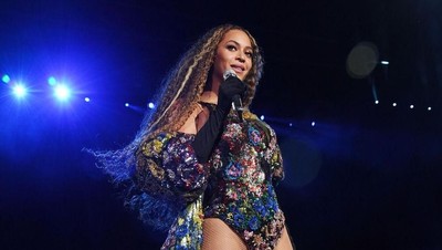 Deretan Kostum Keren Beyonce Saat Konser, Ada Peta 54 Negara di Afrika