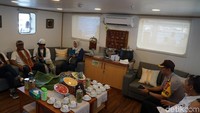 Ada juga lounge yang dapat menampung belasan orang lho (Shinta/detikTravel)