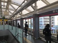 Suasana Stasiun Kereta Layang Tanpa Awak Nippori-Toneri Liner