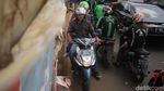 Begini Semrawutnya Kawasan Stasiun Karet