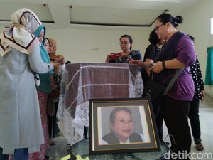 Nh Dini Pilih Jual Aset dan Tinggal di Wisma