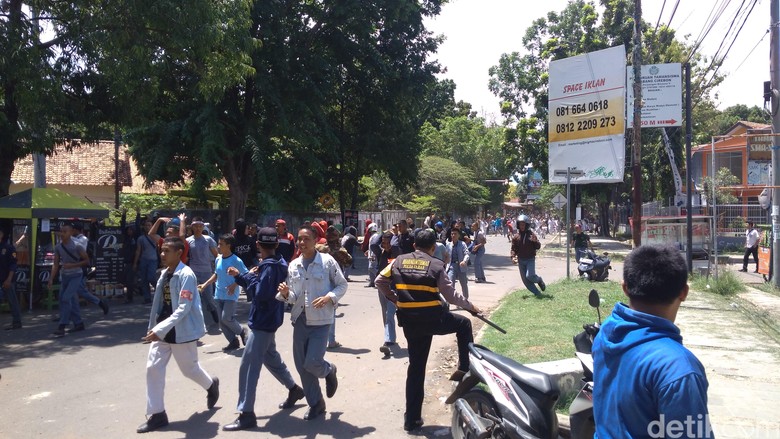 tawuran pelajar di cirebon