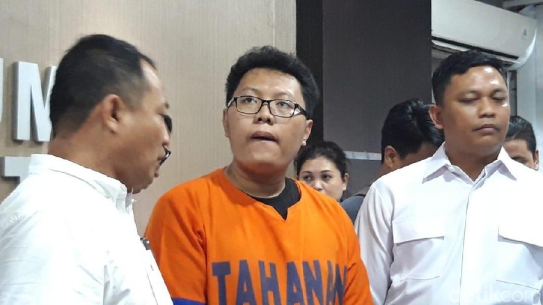 Yusuf Penyebar Video Bugil Mantan Pacar Minta Maaf ke Kampus Unair Yusuf Penyebar Video Bugil Mantan Pacar Minta Maaf ke Kampus Unair