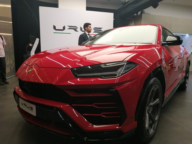  Otak Eror Lamborghini  Urus  Seharga Rp 8 5 Miliar Salah 