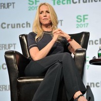 Laurene kini sibuk dalam proyek sosialnya XQ: The Super School Project. Proyek ini sebuah konsep baru di dunia pendidikan Amerika. Menurut Laurene pendidikan di Amerika mengalami stagnasi sehingga ia membuat misi untuk menghidupkan gairah belajar. Foto: dok. Getty Images