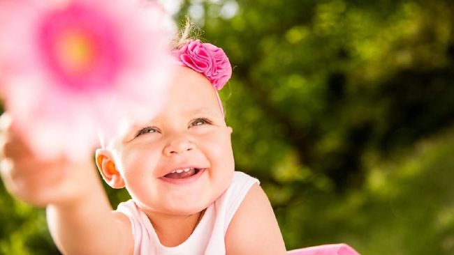 25 Nama Bayi Perempuan dengan Arti Cinta