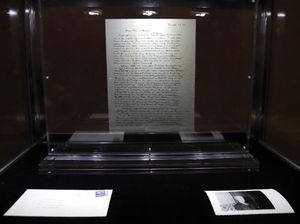 Ini Surat Tuhan Albert Einstein yang Terjual Rp 41 Miliar