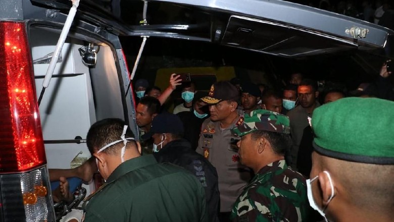 TNI Bantah Serang KKSB Papua Pakai Bom Saat Evakuasi Korban TNI Bantah Serang KKSB Papua Pakai Bom Saat Evakuasi Korban