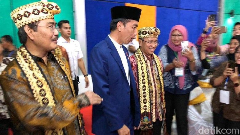 Jokowi: BJ Habibie Mentor Saya, Kuat Diskusi Berjam-jam Jokowi: BJ Habibie Mentor Saya, Kuat Diskusi Berjam-jam