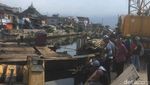Foto: Crane Roboh di Kemayoran Timpa Rumah, Bikin 3 Orang Luka